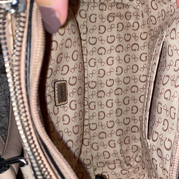 Guess Small Handbag - Picture 4 of 5
